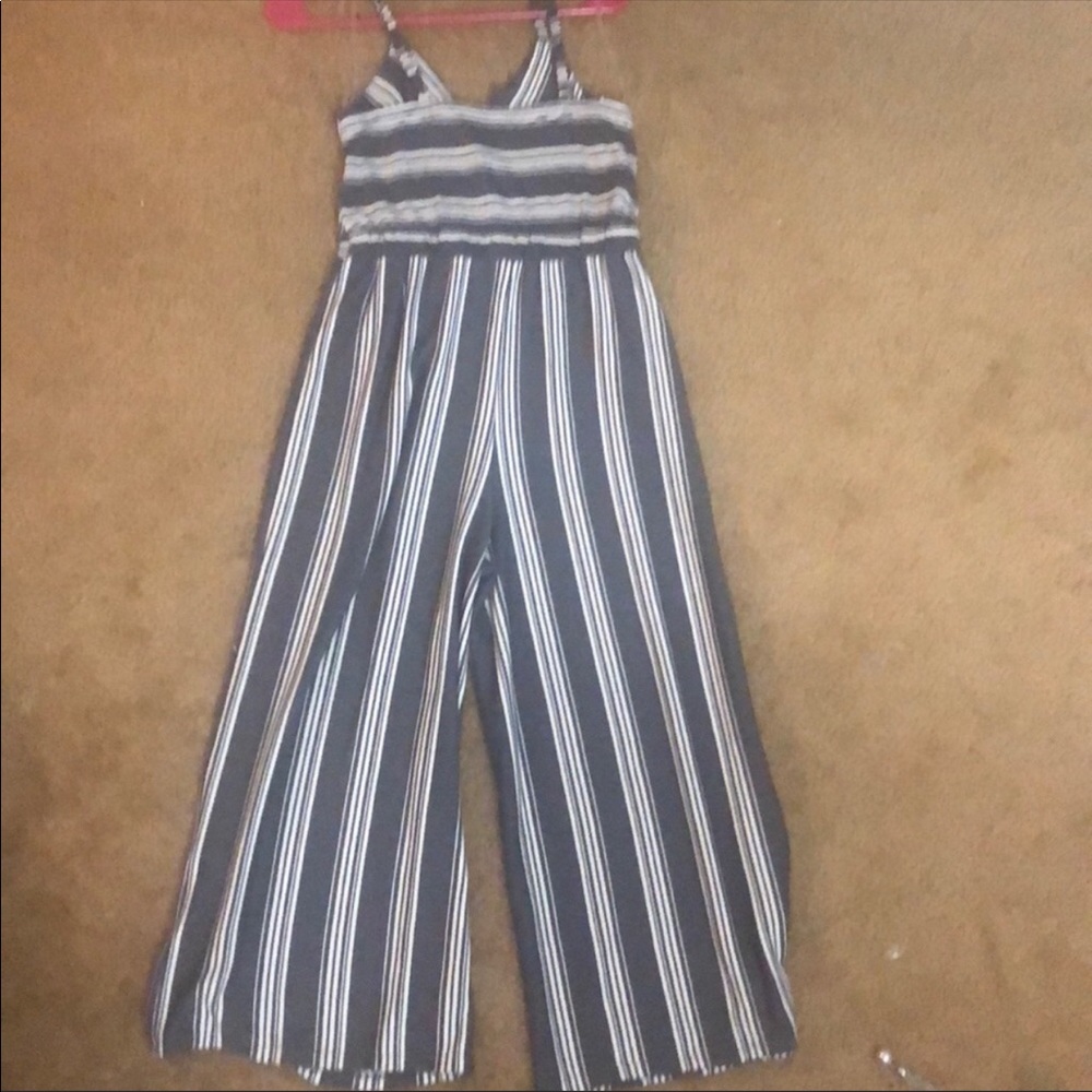 jumpsuit - Picture 4 of 6